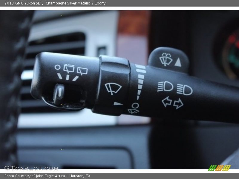 Champagne Silver Metallic / Ebony 2013 GMC Yukon SLT