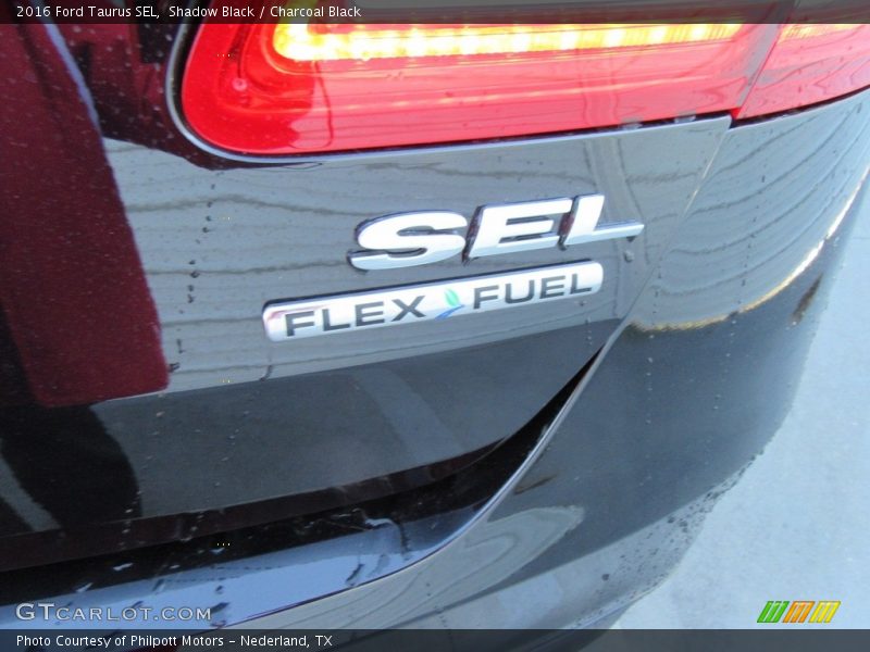 Shadow Black / Charcoal Black 2016 Ford Taurus SEL