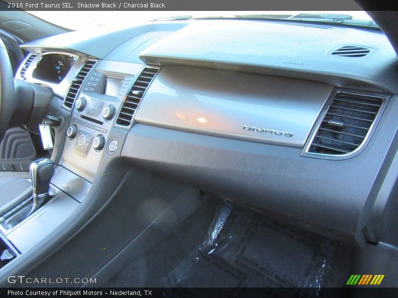 Shadow Black / Charcoal Black 2016 Ford Taurus SEL