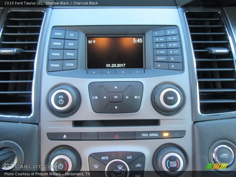 Shadow Black / Charcoal Black 2016 Ford Taurus SEL