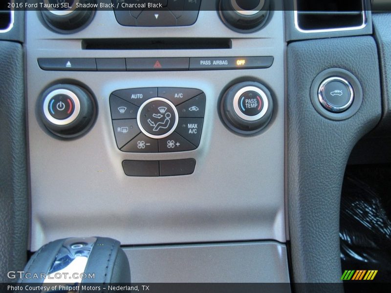 Shadow Black / Charcoal Black 2016 Ford Taurus SEL