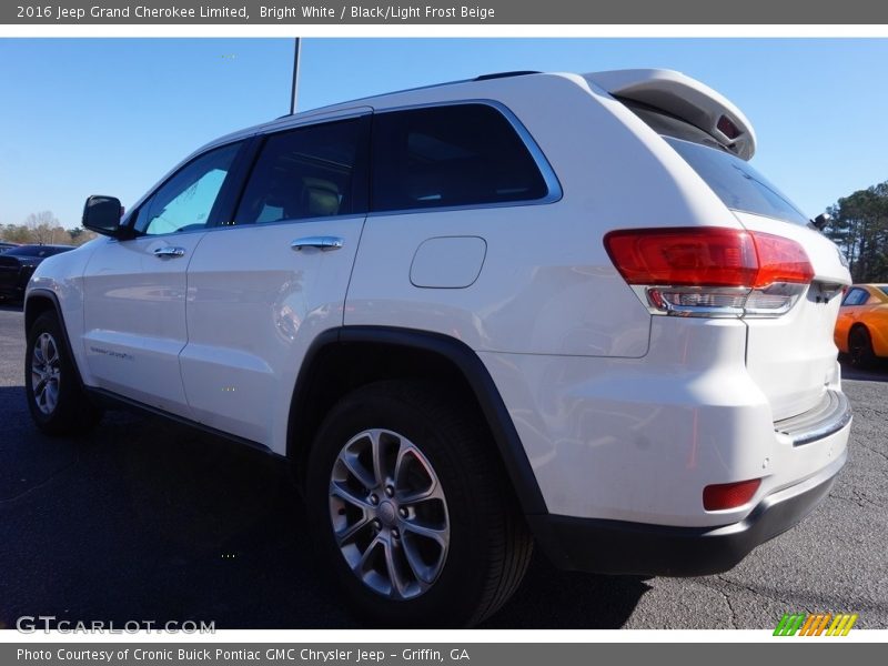 Bright White / Black/Light Frost Beige 2016 Jeep Grand Cherokee Limited