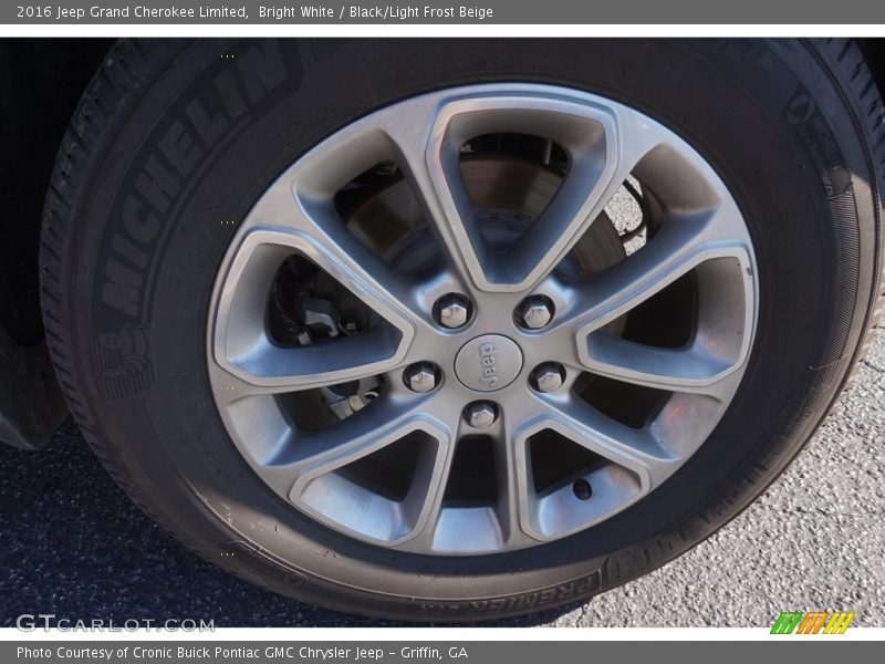 Bright White / Black/Light Frost Beige 2016 Jeep Grand Cherokee Limited
