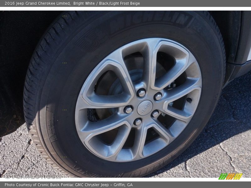 Bright White / Black/Light Frost Beige 2016 Jeep Grand Cherokee Limited