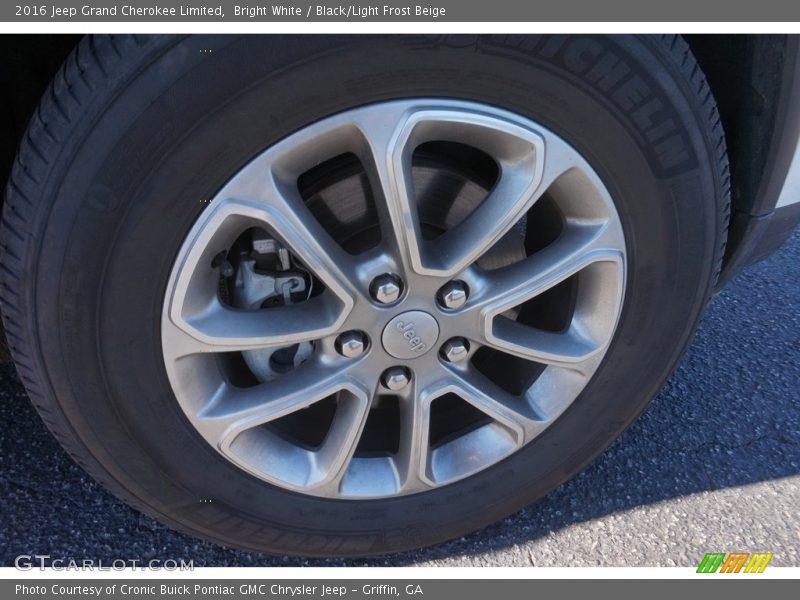 Bright White / Black/Light Frost Beige 2016 Jeep Grand Cherokee Limited