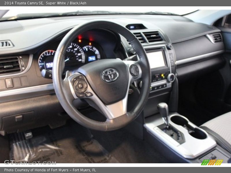Super White / Black/Ash 2014 Toyota Camry SE