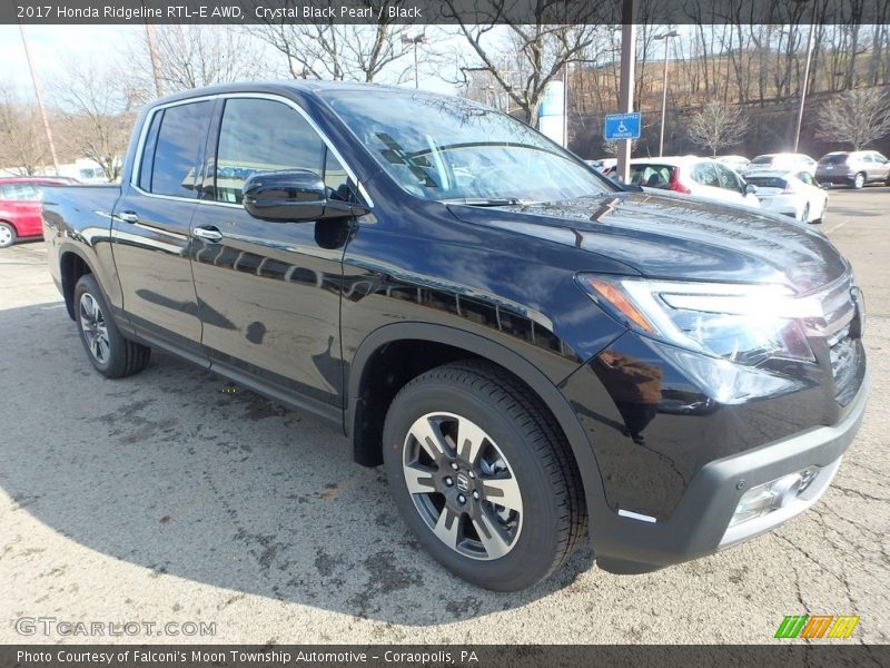 Front 3/4 View of 2017 Ridgeline RTL-E AWD