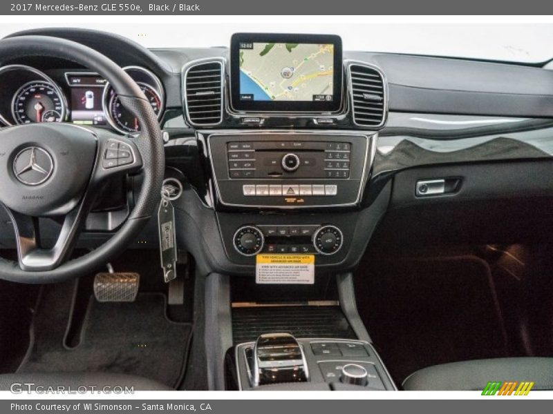 Dashboard of 2017 GLE 550e