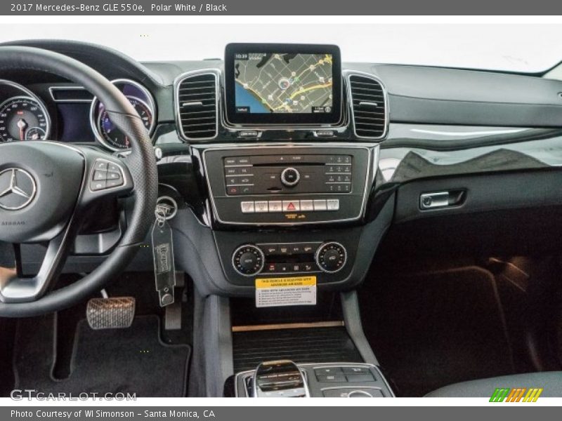 Dashboard of 2017 GLE 550e