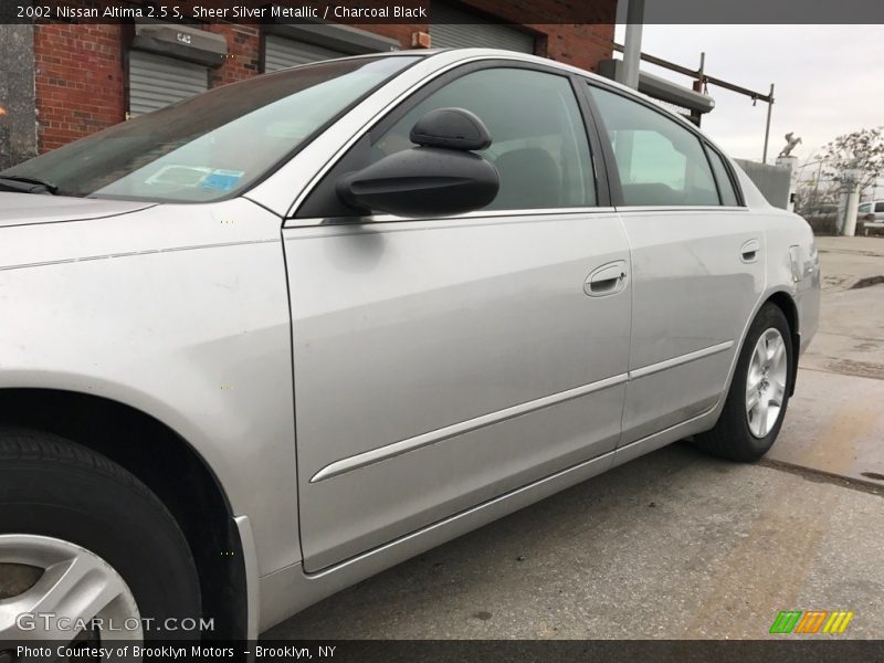 Sheer Silver Metallic / Charcoal Black 2002 Nissan Altima 2.5 S