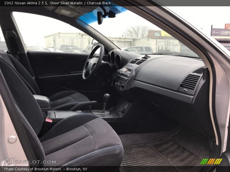 Sheer Silver Metallic / Charcoal Black 2002 Nissan Altima 2.5 S