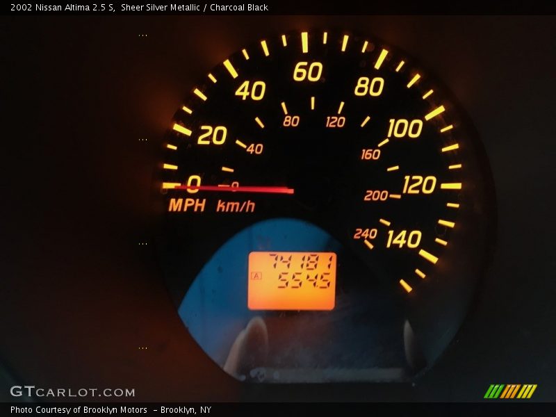 Sheer Silver Metallic / Charcoal Black 2002 Nissan Altima 2.5 S