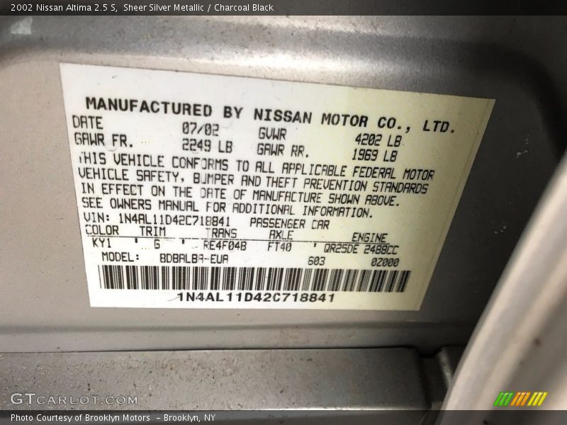 Sheer Silver Metallic / Charcoal Black 2002 Nissan Altima 2.5 S