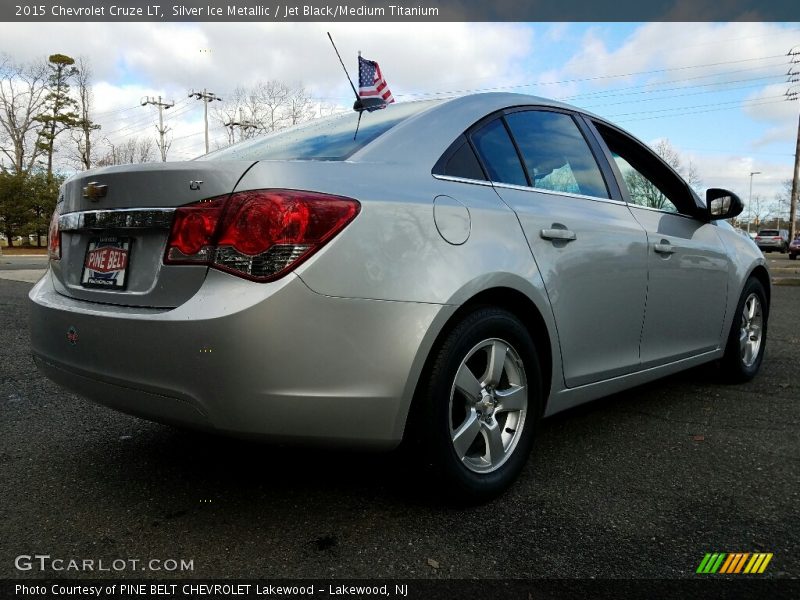 Silver Ice Metallic / Jet Black/Medium Titanium 2015 Chevrolet Cruze LT