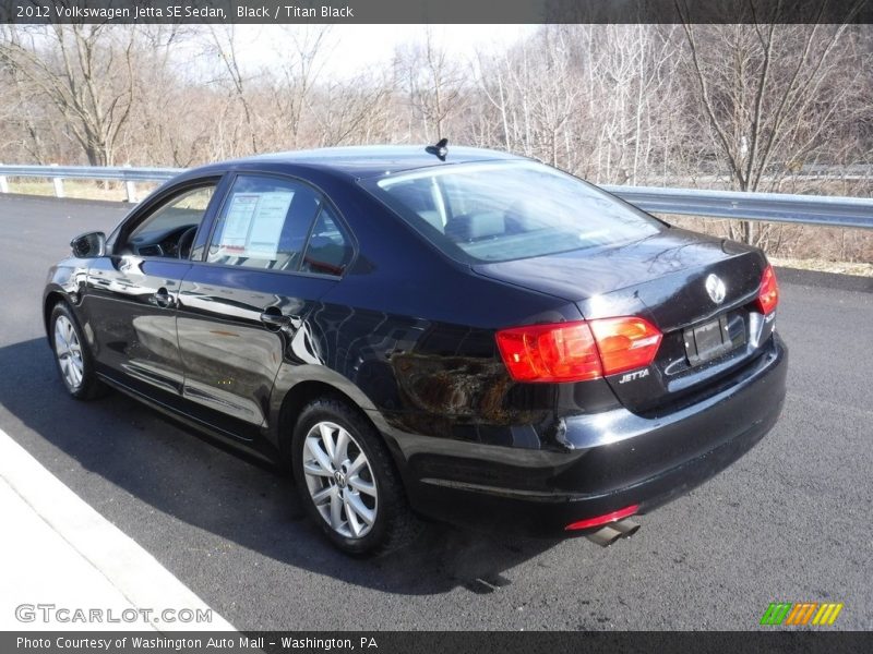 Black / Titan Black 2012 Volkswagen Jetta SE Sedan