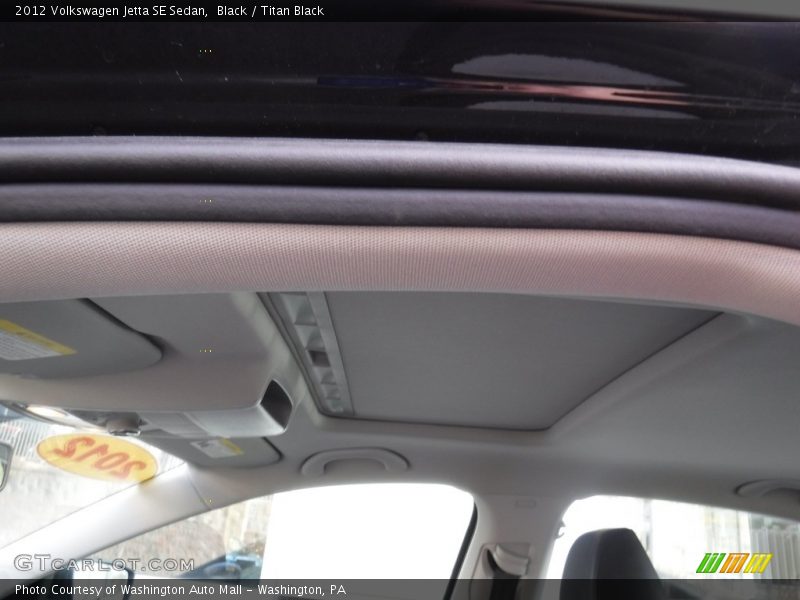 Black / Titan Black 2012 Volkswagen Jetta SE Sedan