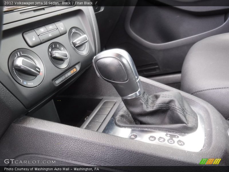 Black / Titan Black 2012 Volkswagen Jetta SE Sedan
