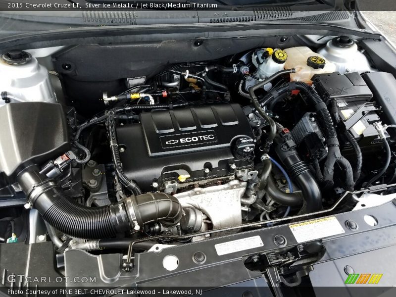 Silver Ice Metallic / Jet Black/Medium Titanium 2015 Chevrolet Cruze LT