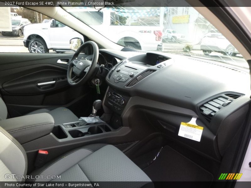 White Platinum / Charcoal Black 2017 Ford Escape SE 4WD