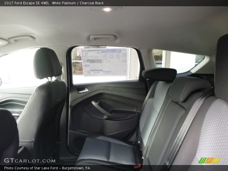 White Platinum / Charcoal Black 2017 Ford Escape SE 4WD