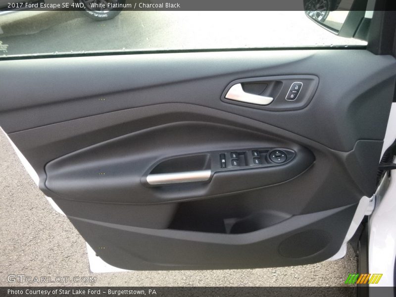 White Platinum / Charcoal Black 2017 Ford Escape SE 4WD