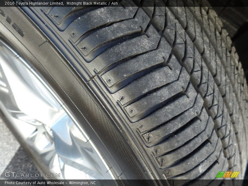 Midnight Black Metallic / Ash 2016 Toyota Highlander Limited