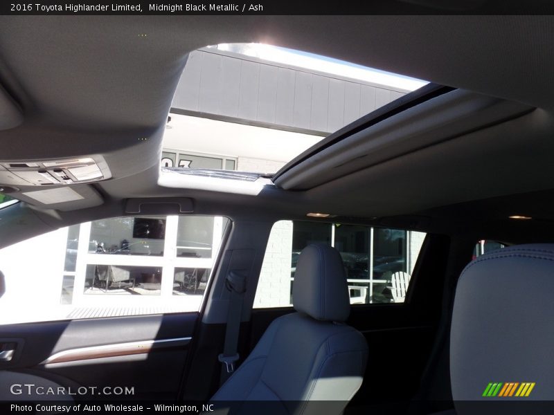 Midnight Black Metallic / Ash 2016 Toyota Highlander Limited