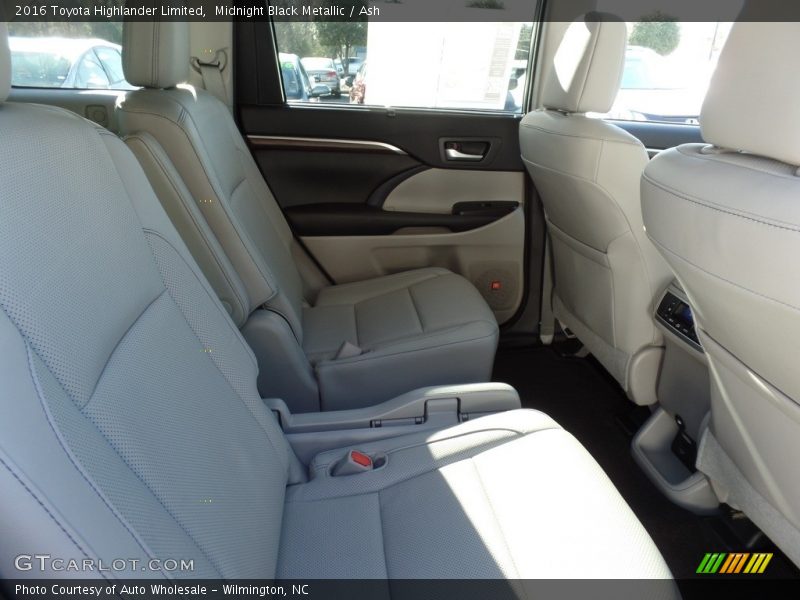 Midnight Black Metallic / Ash 2016 Toyota Highlander Limited