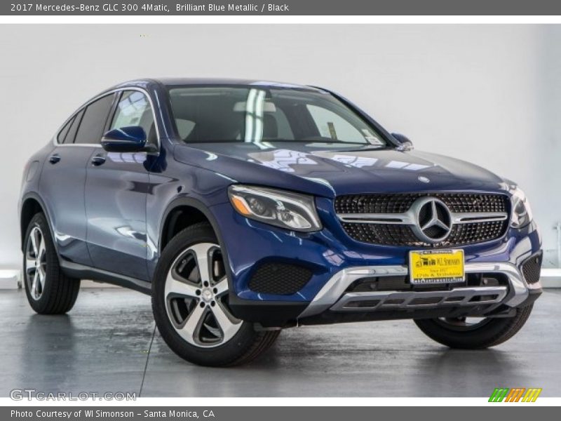 Front 3/4 View of 2017 GLC 300 4Matic