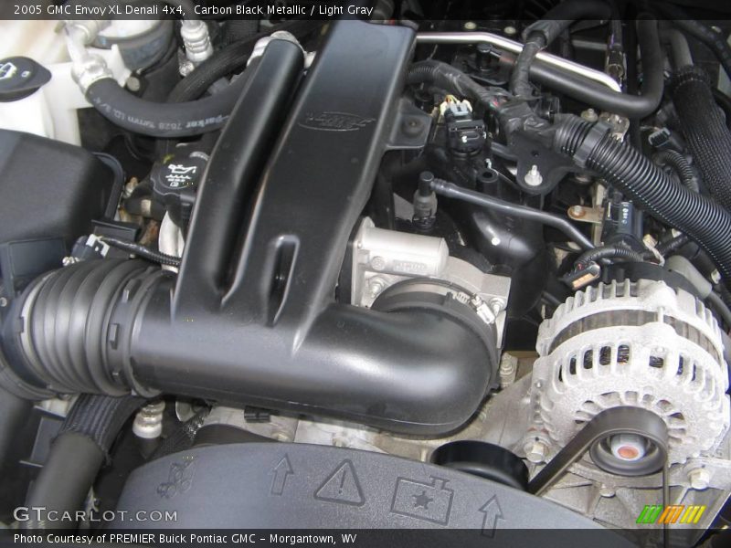 Carbon Black Metallic / Light Gray 2005 GMC Envoy XL Denali 4x4