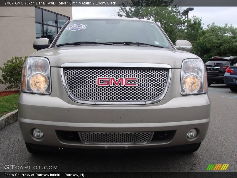 Silver Birch Metallic / Ebony Black 2007 GMC Yukon Denali AWD