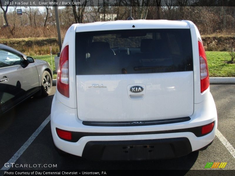 Clear White / Black Cloth 2013 Kia Soul 1.6