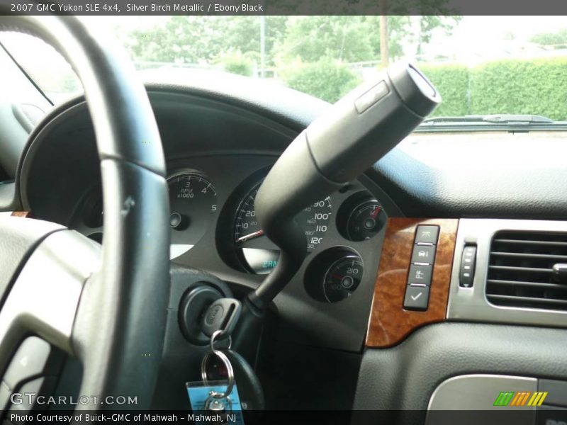 Silver Birch Metallic / Ebony Black 2007 GMC Yukon SLE 4x4