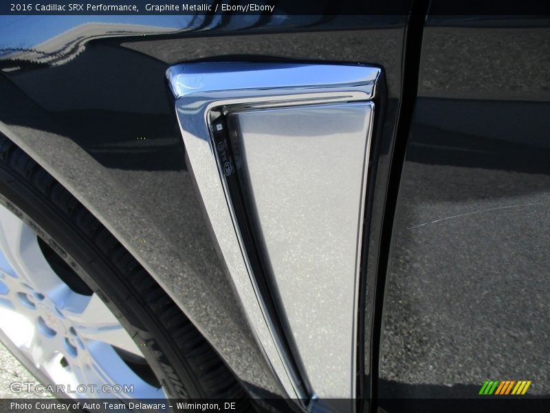 Graphite Metallic / Ebony/Ebony 2016 Cadillac SRX Performance