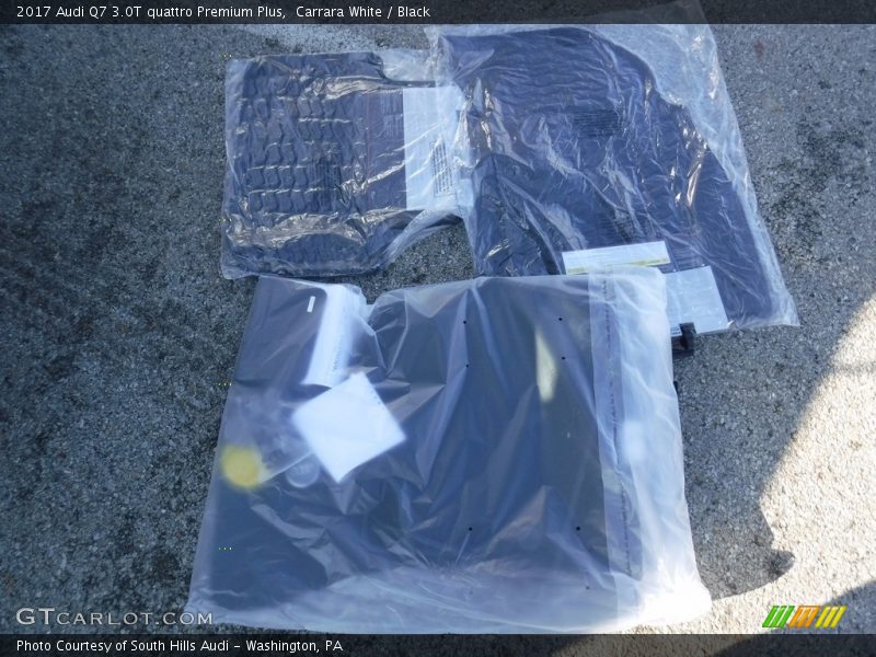 Carrara White / Black 2017 Audi Q7 3.0T quattro Premium Plus