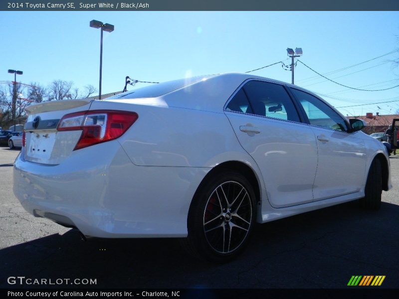 Super White / Black/Ash 2014 Toyota Camry SE
