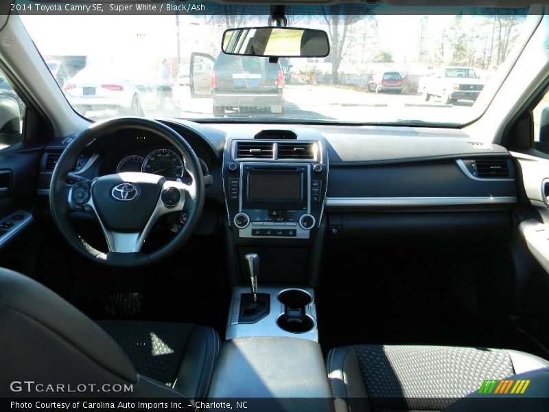 Super White / Black/Ash 2014 Toyota Camry SE