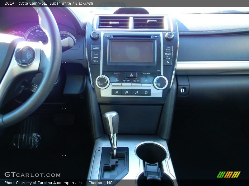 Super White / Black/Ash 2014 Toyota Camry SE