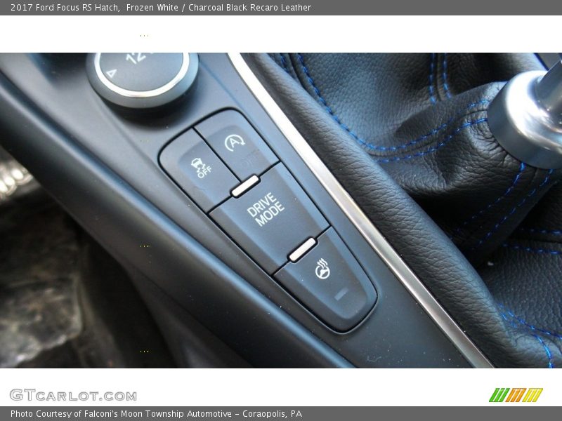Controls of 2017 Focus RS Hatch