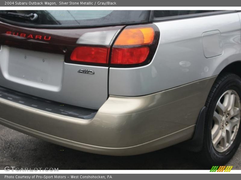 Silver Stone Metallic / Gray/Black 2004 Subaru Outback Wagon