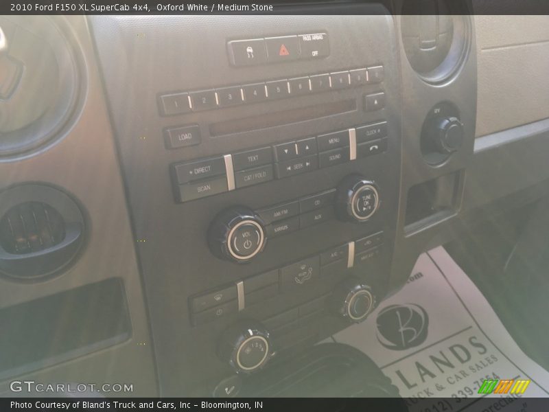 Oxford White / Medium Stone 2010 Ford F150 XL SuperCab 4x4