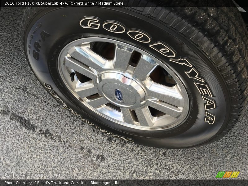 Oxford White / Medium Stone 2010 Ford F150 XL SuperCab 4x4