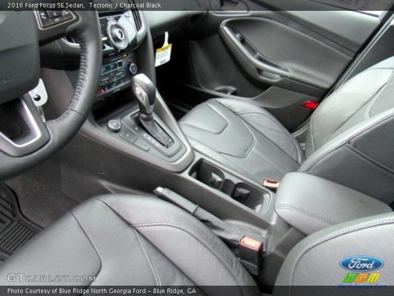 Tectonic / Charcoal Black 2016 Ford Focus SE Sedan