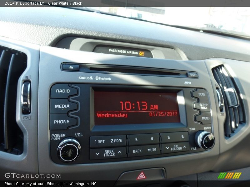 Clear White / Black 2014 Kia Sportage LX
