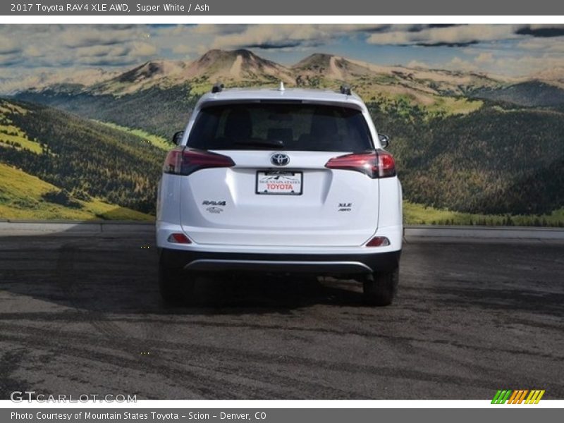 Super White / Ash 2017 Toyota RAV4 XLE AWD
