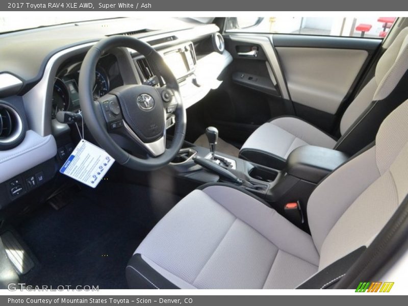 Super White / Ash 2017 Toyota RAV4 XLE AWD