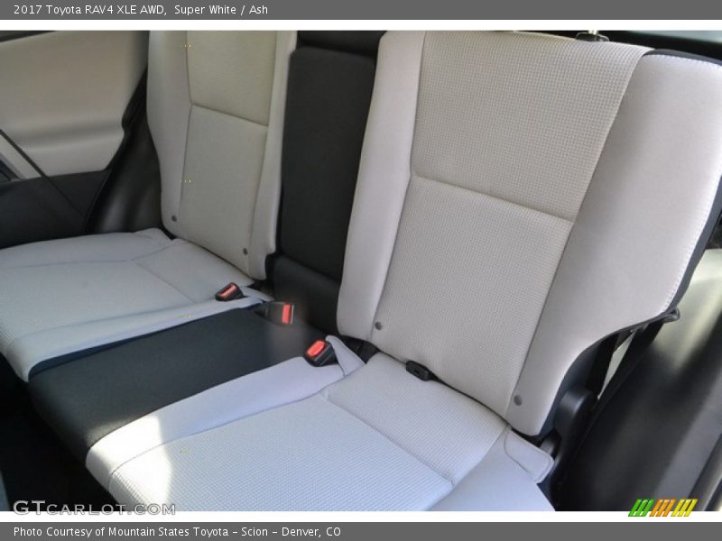 Super White / Ash 2017 Toyota RAV4 XLE AWD