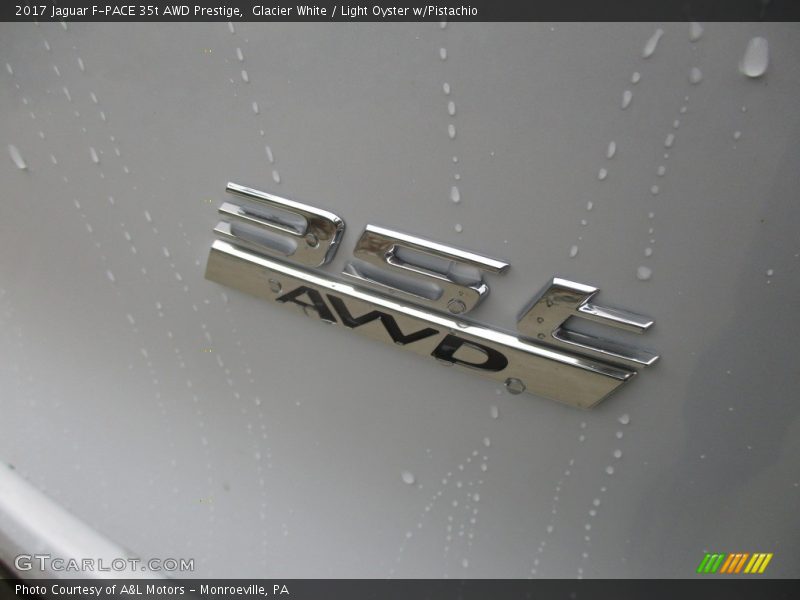  2017 F-PACE 35t AWD Prestige Logo