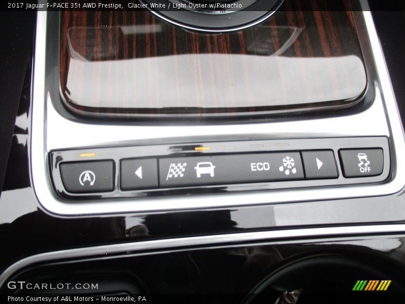 Controls of 2017 F-PACE 35t AWD Prestige