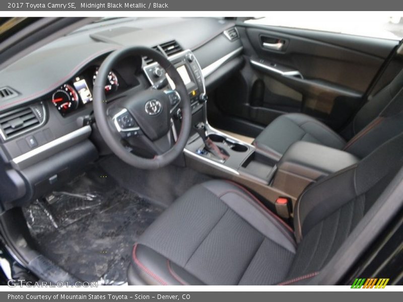 Midnight Black Metallic / Black 2017 Toyota Camry SE